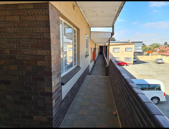 2 BEDROOM APARTMENT FOR SALE IN WYCHWOOD
